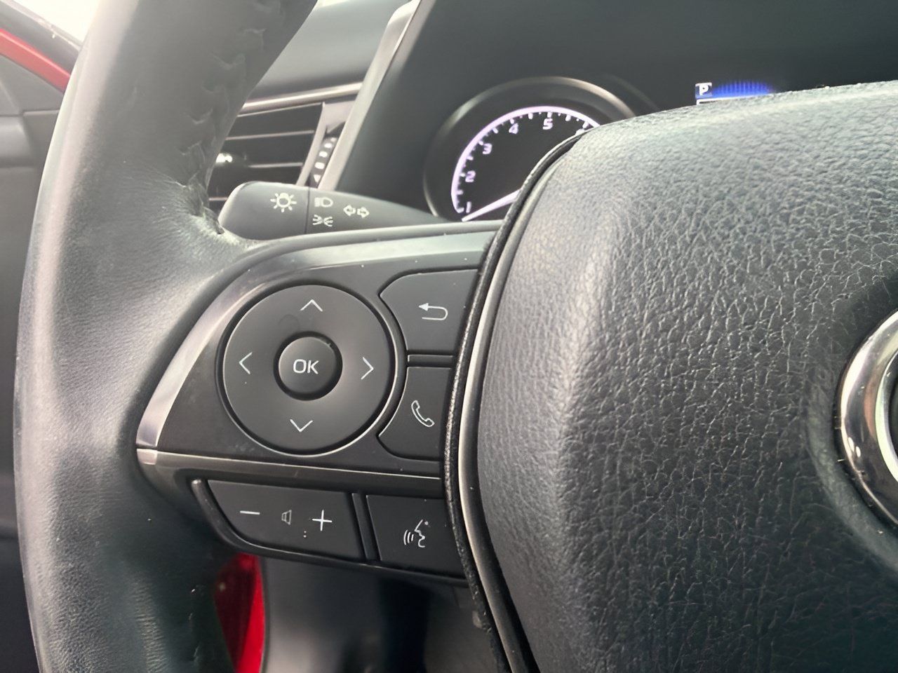 Used 2021 Toyota Camry SE w/ Convenience Package FWD image 19