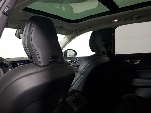 Used 2025 Volvo XC60 B5 Plus image 16