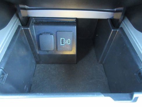 Used 2023 Ford Explorer Limited image 30