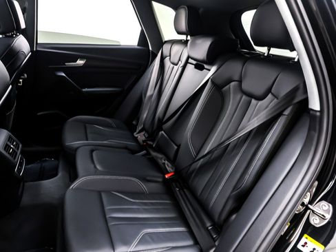 Used 2025 Audi Q5 2.0T Premium Plus w/ Premium Plus Package image 9