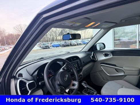 Used 2021 Kia Soul LX image 26