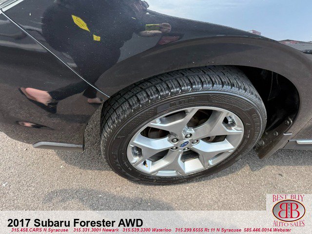 Used 2017 Subaru Forester 2.5i Touring AWD/4WD image 9