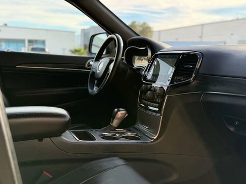 Used 2020 Jeep Grand Cherokee Limited w/ Luxury Group II image 14