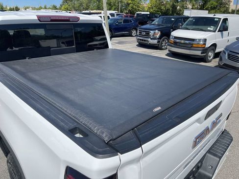 Used 2022 GMC Sierra 1500 AT4 w/ AT4 Premium Package AWD/4WD image 23