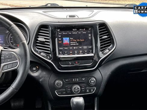 Used 2019 Jeep Cherokee Limited image 6