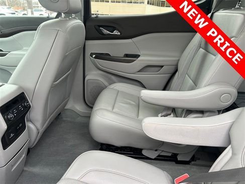 Used 2023 GMC Acadia SLT w/ Technology Package image 19