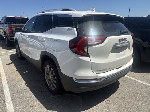 Used 2024 GMC Terrain SLT FWD image 8
