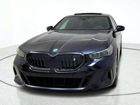 Used 2024 BMW i5 eDrive40i w/ M Sport Package RWD image 3