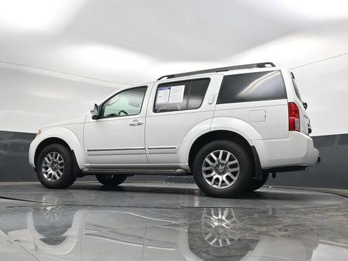 Used 2010 Nissan Pathfinder LE w/ Navigation Pkg AWD/4WD image 45