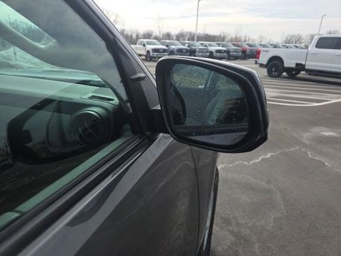 Used 2022 Toyota Tacoma SR image 4