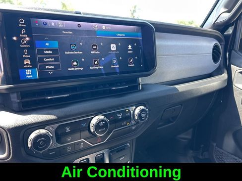 Certified 2025 Jeep Wrangler Sport AWD/4WD image 13