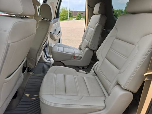 Certified 2019 GMC Yukon XL Denali w/ Denali Ultimate Package AWD/4WD image 15