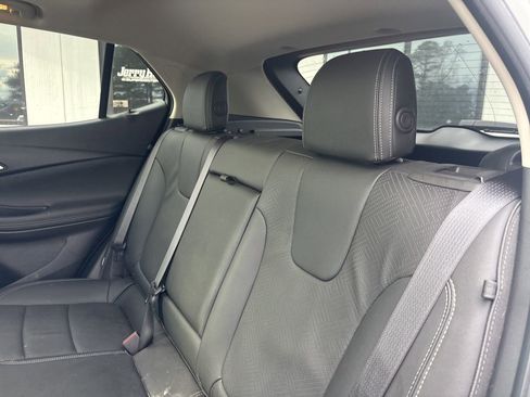 Used 2022 Buick Encore GX Essence w/ Experience Buick Package image 5