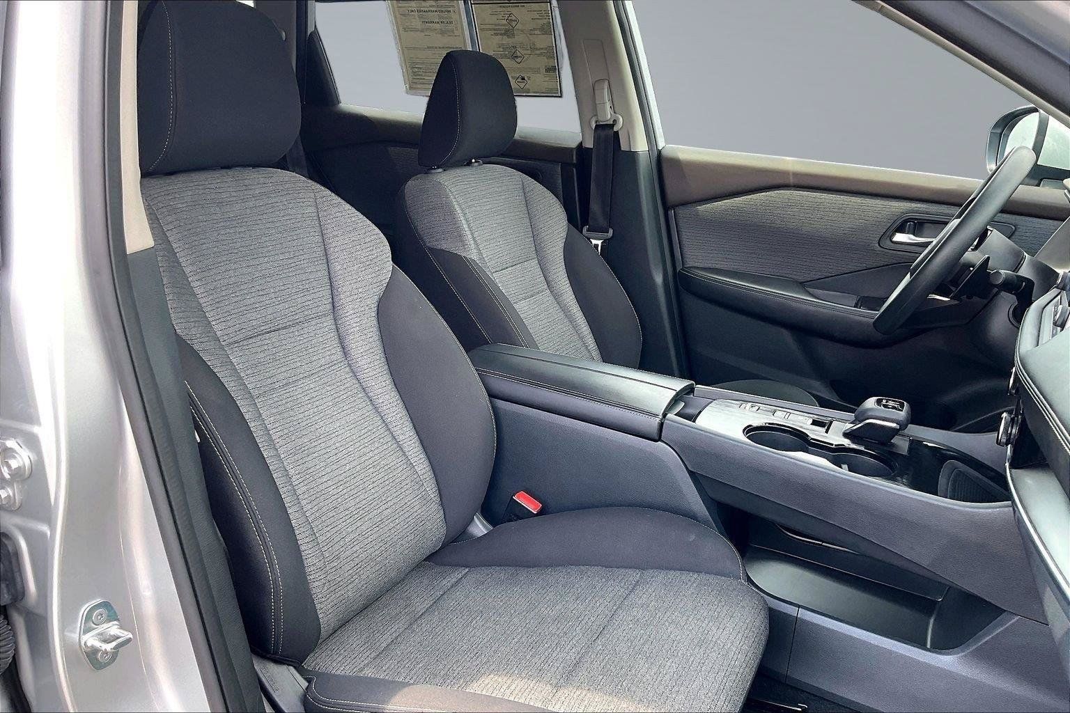 Certified 2021 Nissan Rogue SV FWD image 8