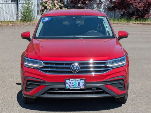 Certified 2023 Volkswagen Tiguan SE image 8