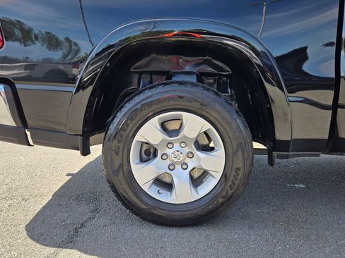 Used 2025 RAM 1500 Big Horn AWD/4WD image 17