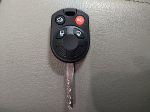 Used 2018 Ford Escape SE image 32