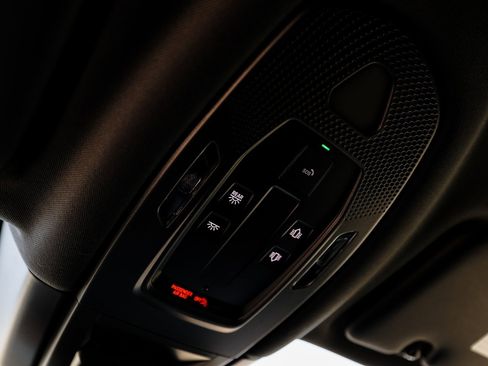 Certified 2025 Porsche Cayenne Coupe image 21