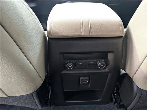 Used 2023 Chevrolet Traverse LS FWD image 17