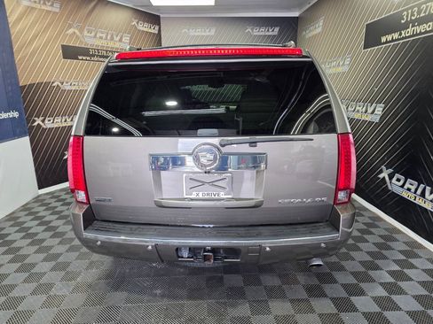Used 2012 Cadillac Escalade Luxury RWD image 13