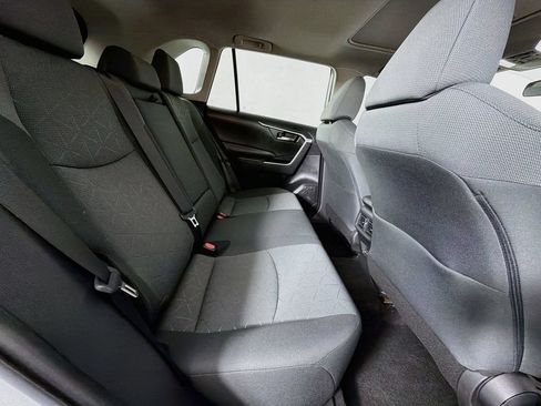 Used 2022 Toyota RAV4 XLE w/ Convenience Package FWD image 28