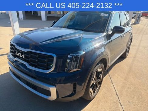 Used 2025 Kia Telluride S image 1