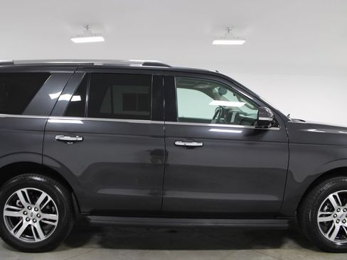 Used 2024 Ford Expedition Limited RWD image 11