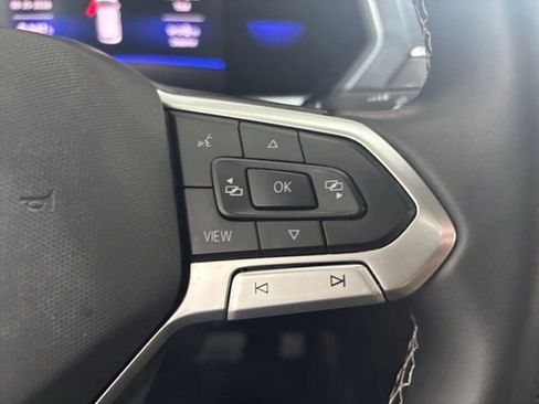 Used 2022 Volkswagen Tiguan SE image 21