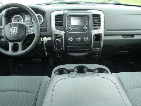 Used 2019 RAM 1500 Classic SLT image 11