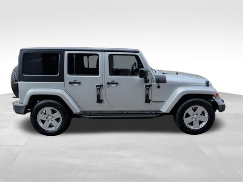 Used 2012 Jeep Wrangler Unlimited Sahara w/ Dual Top Group AWD/4WD image 6