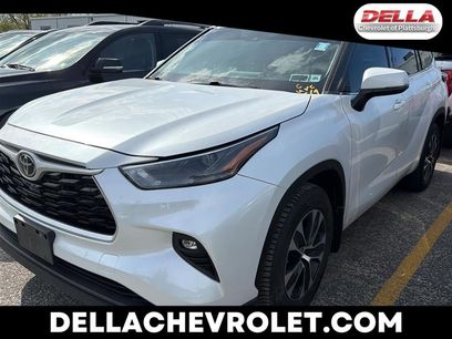 Used 2022 Toyota Highlander XLE