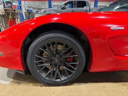 Used 2002 Chevrolet Corvette Z06 w/ Memory Pkg RWD image 27