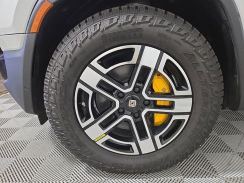 Used 2023 Rivian R1S Launch Edition AWD/4WD image 9