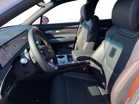 Used 2026 Genesis GV70 2.5T Sport Prestige image 9