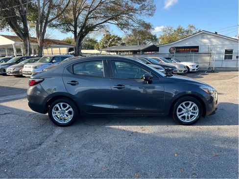 Used 2018 Toyota Yaris iA image 4