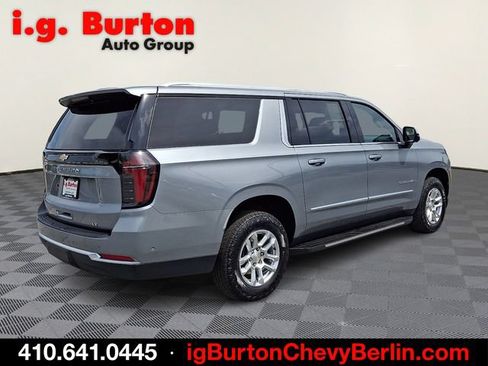 Certified 2025 Chevrolet Suburban LT AWD/4WD image 6