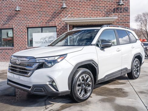 Used 2025 Subaru Forester Premium w/ Convenience Package #1 image 1