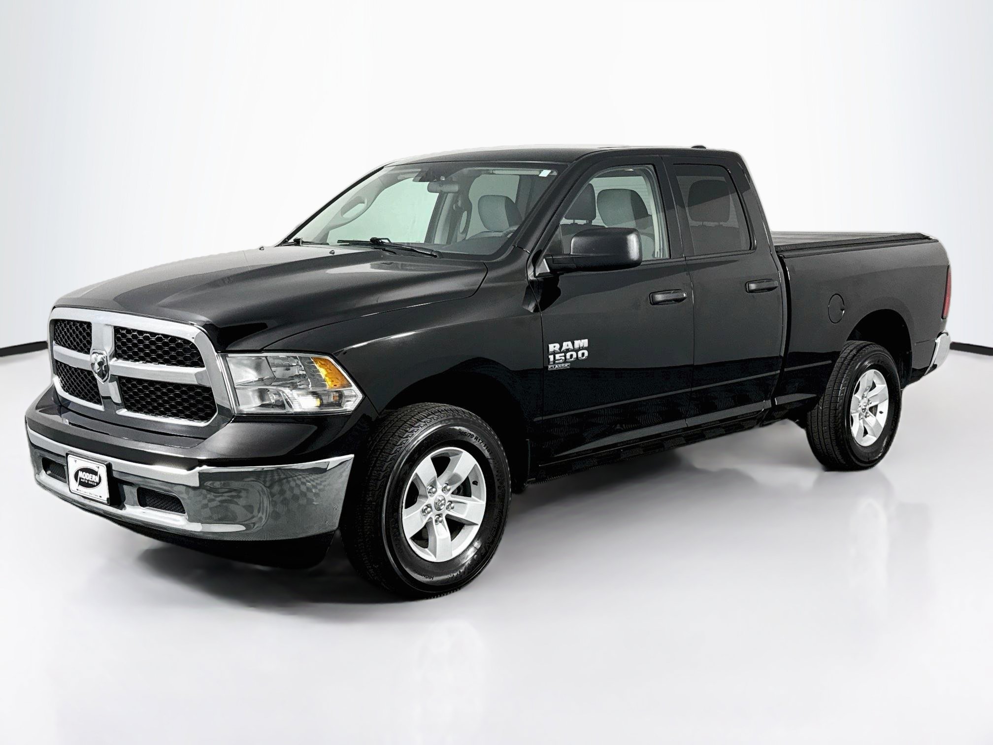 Used 2023 RAM 1500 Classic SLT AWD/4WD image 10