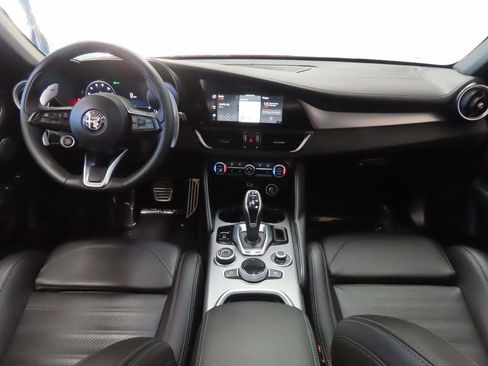 Used 2024 Alfa Romeo Giulia Veloce image 15