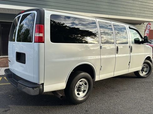 Used 2016 Chevrolet Express 2500 LT w/ LT Preferred Equipment Group image 4