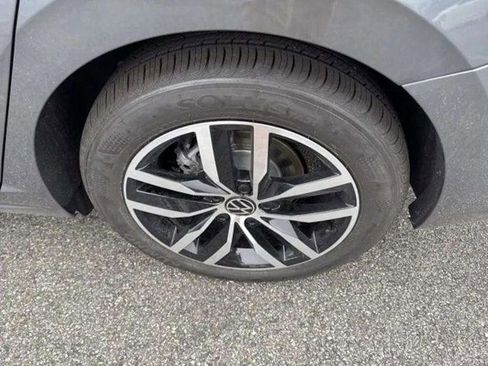 New 2026 Volkswagen Jetta SE image 10