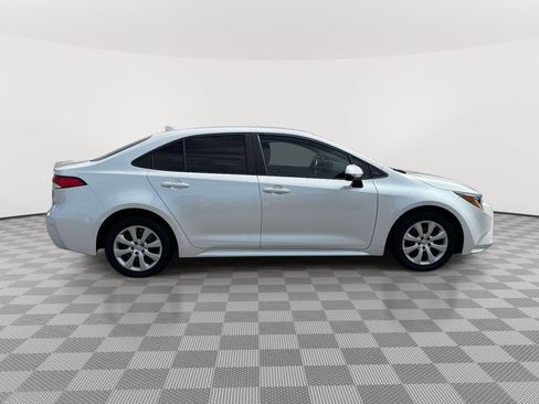 Used 2025 Toyota Corolla LE w/ Convenience Package FWD image 8