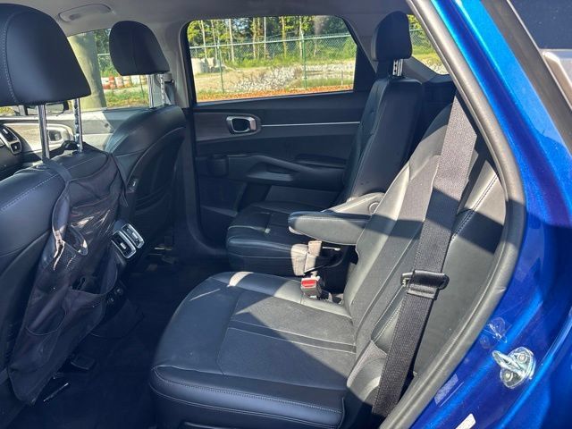 Used 2021 Kia Sorento EX FWD image 7