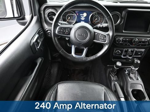 Used 2018 Jeep Wrangler Unlimited Sahara AWD/4WD image 15