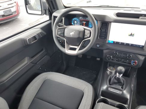 New 2025 Ford Bronco 4-Door image 13