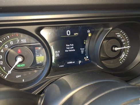 Used 2024 Jeep Wrangler Unlimited Rubicon 4xe image 25