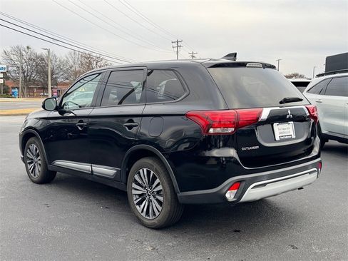 Used 2020 Mitsubishi Outlander SE image 5