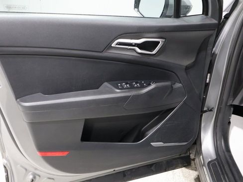 Used 2024 Kia Sportage LX image 12