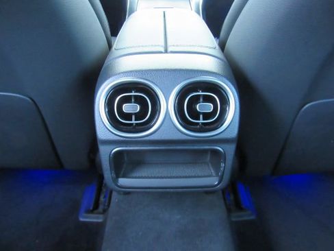 Used 2023 Mercedes-Benz C 300 Sedan image 30