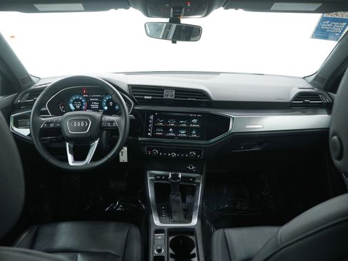 Used 2025 Audi Q3 2.0T Premium image 14